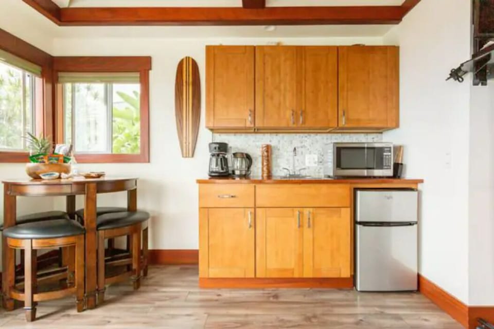 Kitchenette and dining table view