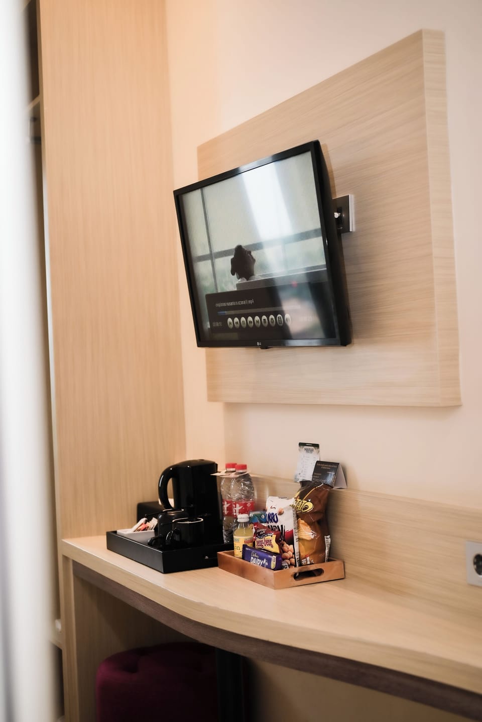 Minibar, iron/ironing board (on request), WiFi (free), bed sheets