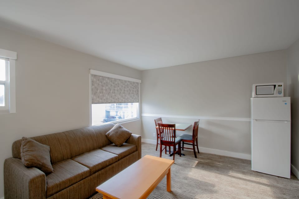 Family Suite | Living area | LED TV