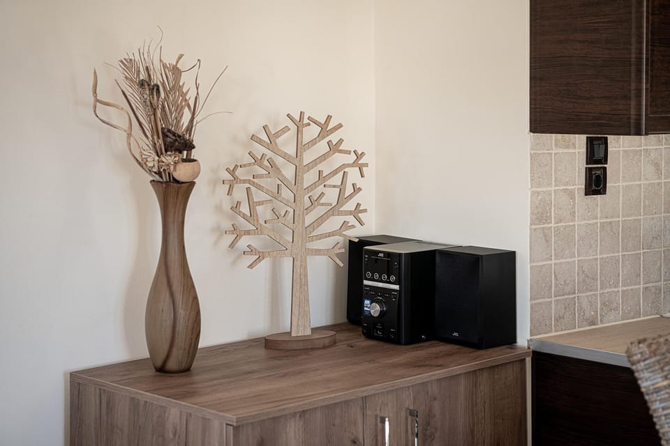 Superior Villa | Living area | 40-inch flat-screen TV with cable channels, TV