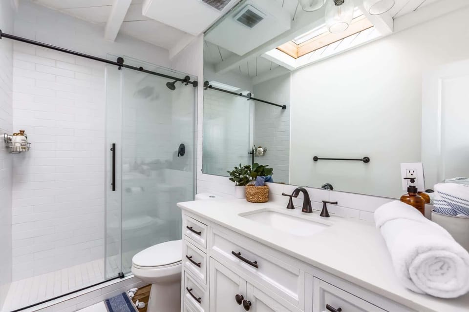 Shared bathroom 2