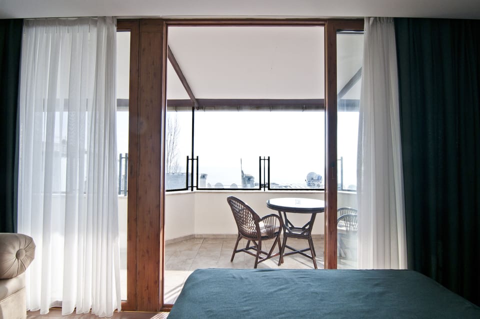 Superior Suite, Sea View | Egyptian cotton sheets, premium bedding, minibar, in-room safe