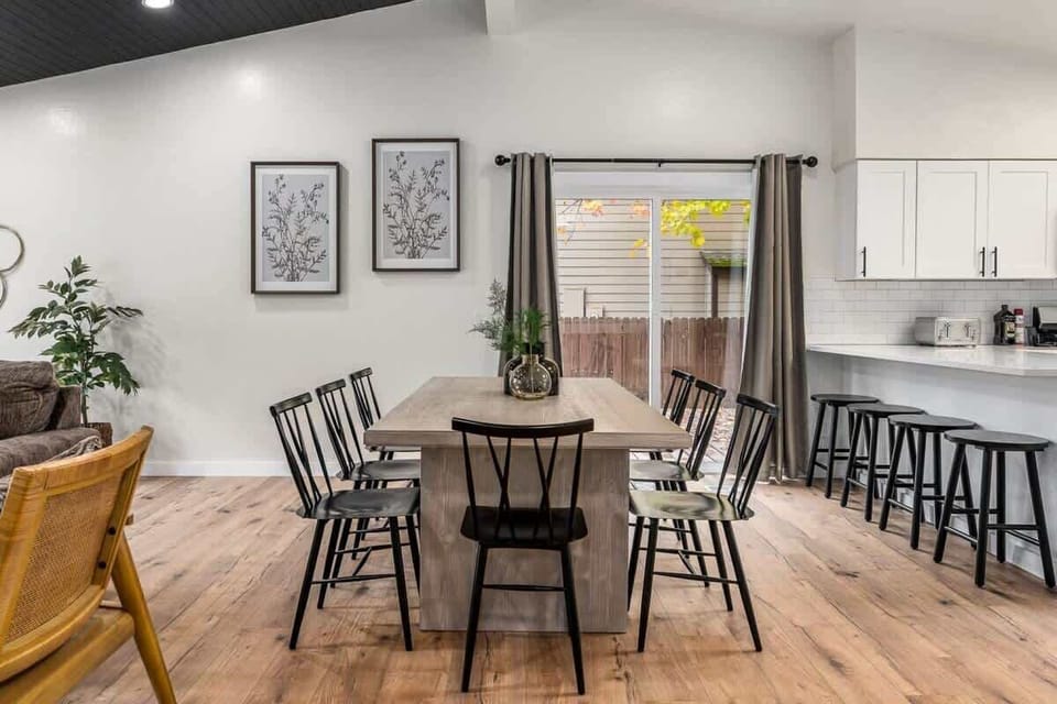 Dinning Table