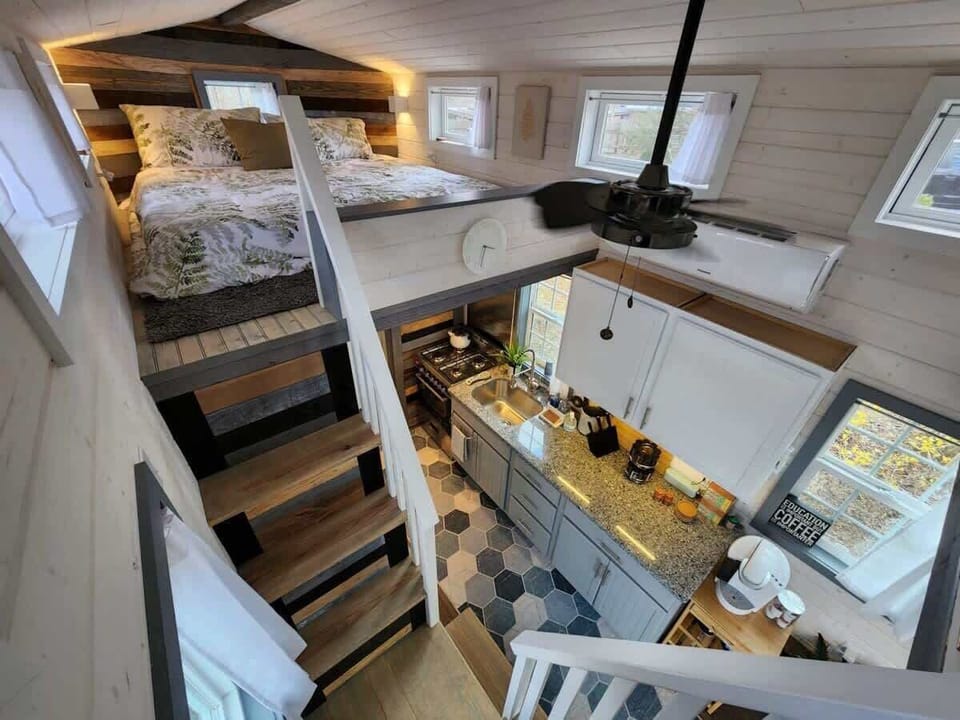 Safe stairs with sturdy handrails