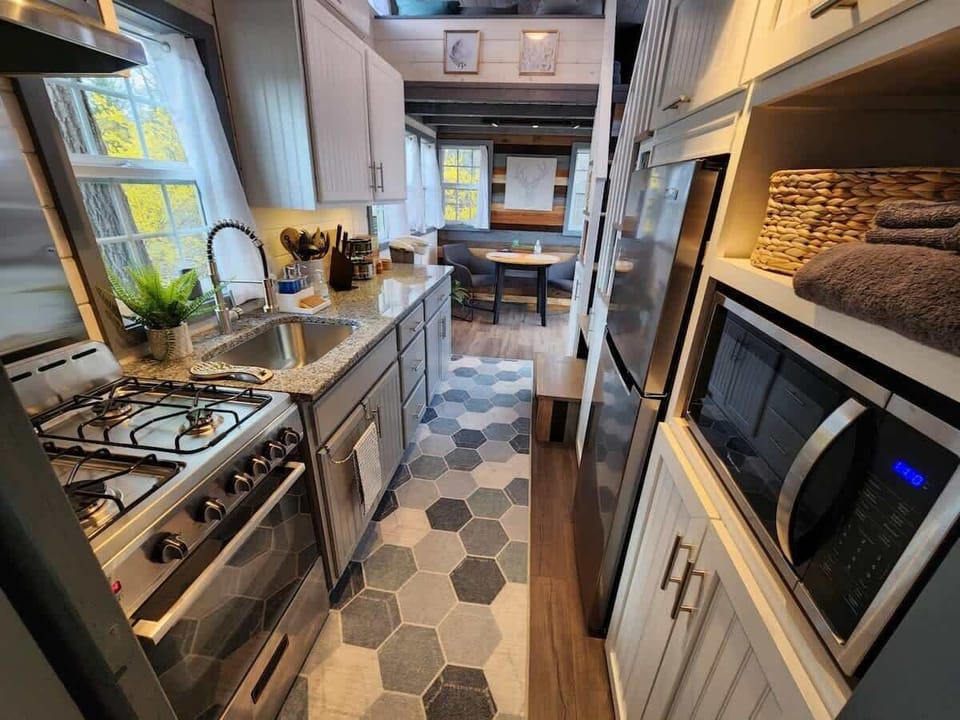 Fully equipped kitchen