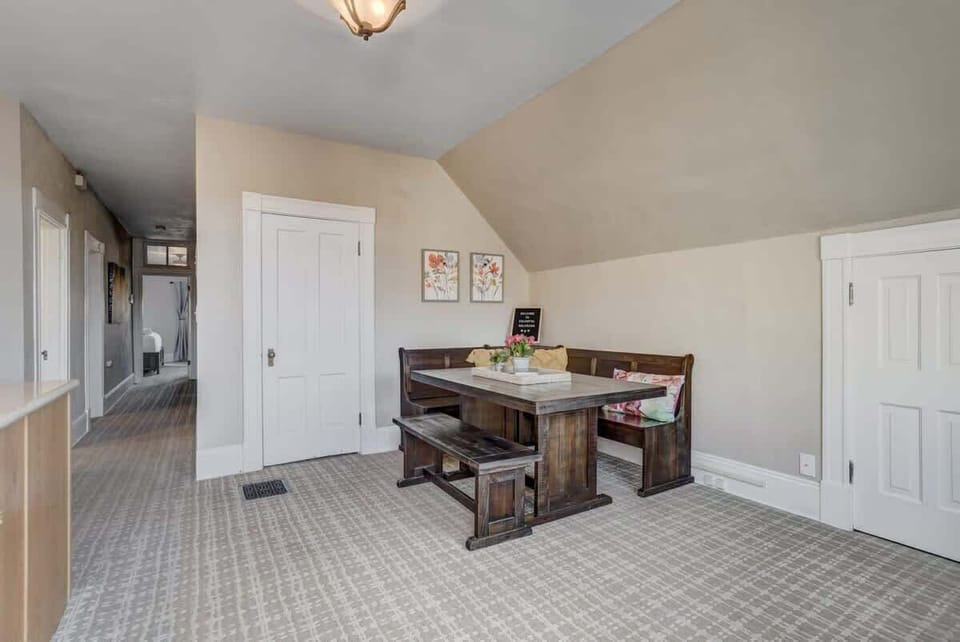 Circle around the large dining room table for delicious food and memorable conversation!
