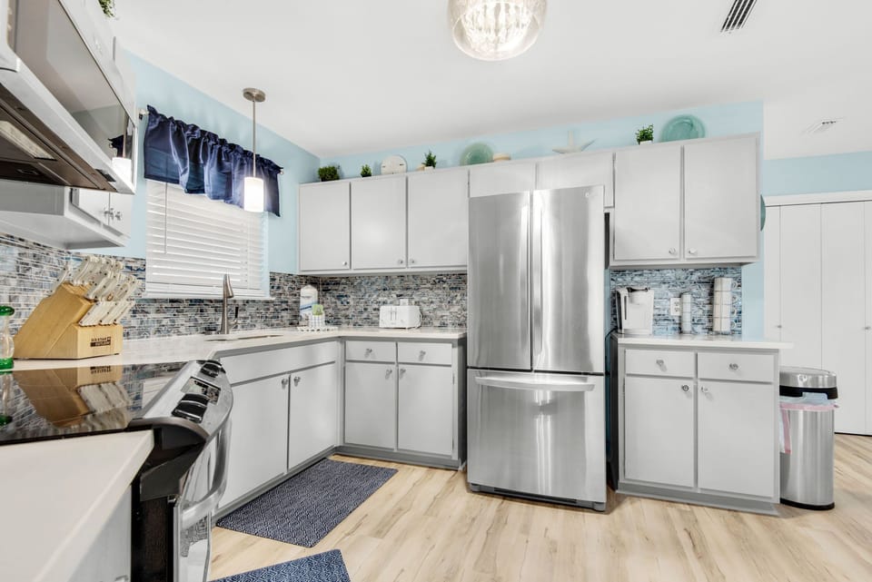 Full kitchen