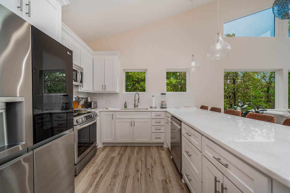 upper level kitchen, modern appliances
