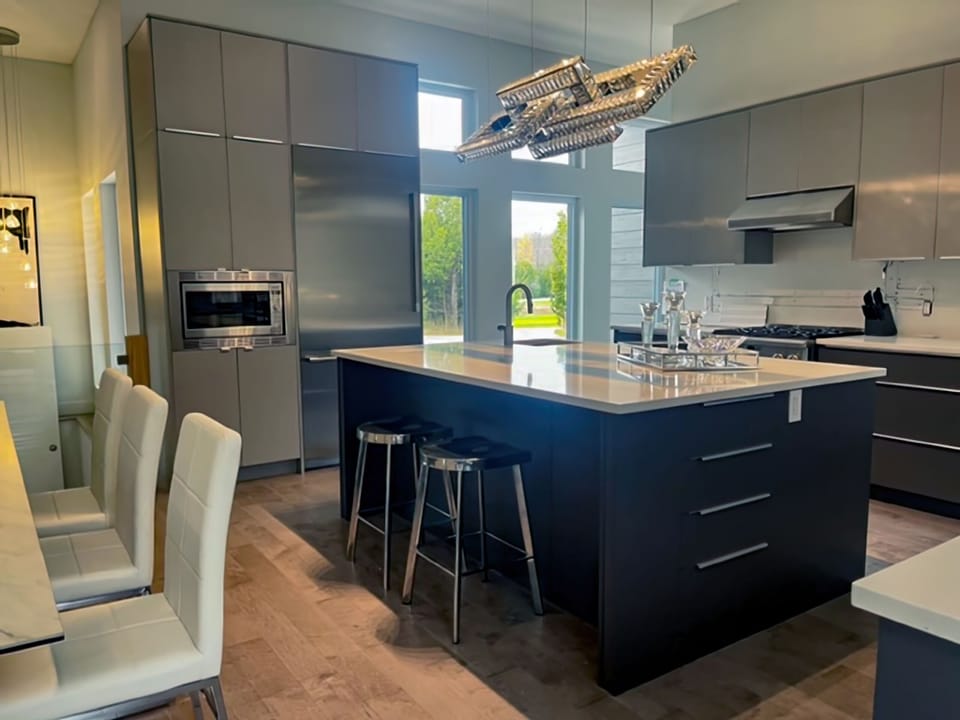 Kitchen with Large Island
