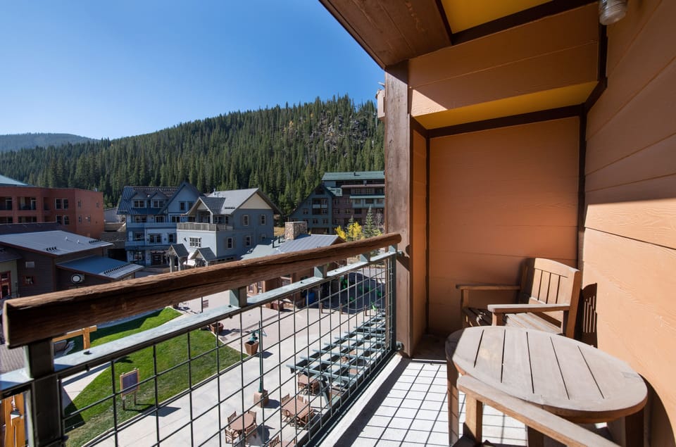 Condo, 1 Bedroom | Property grounds