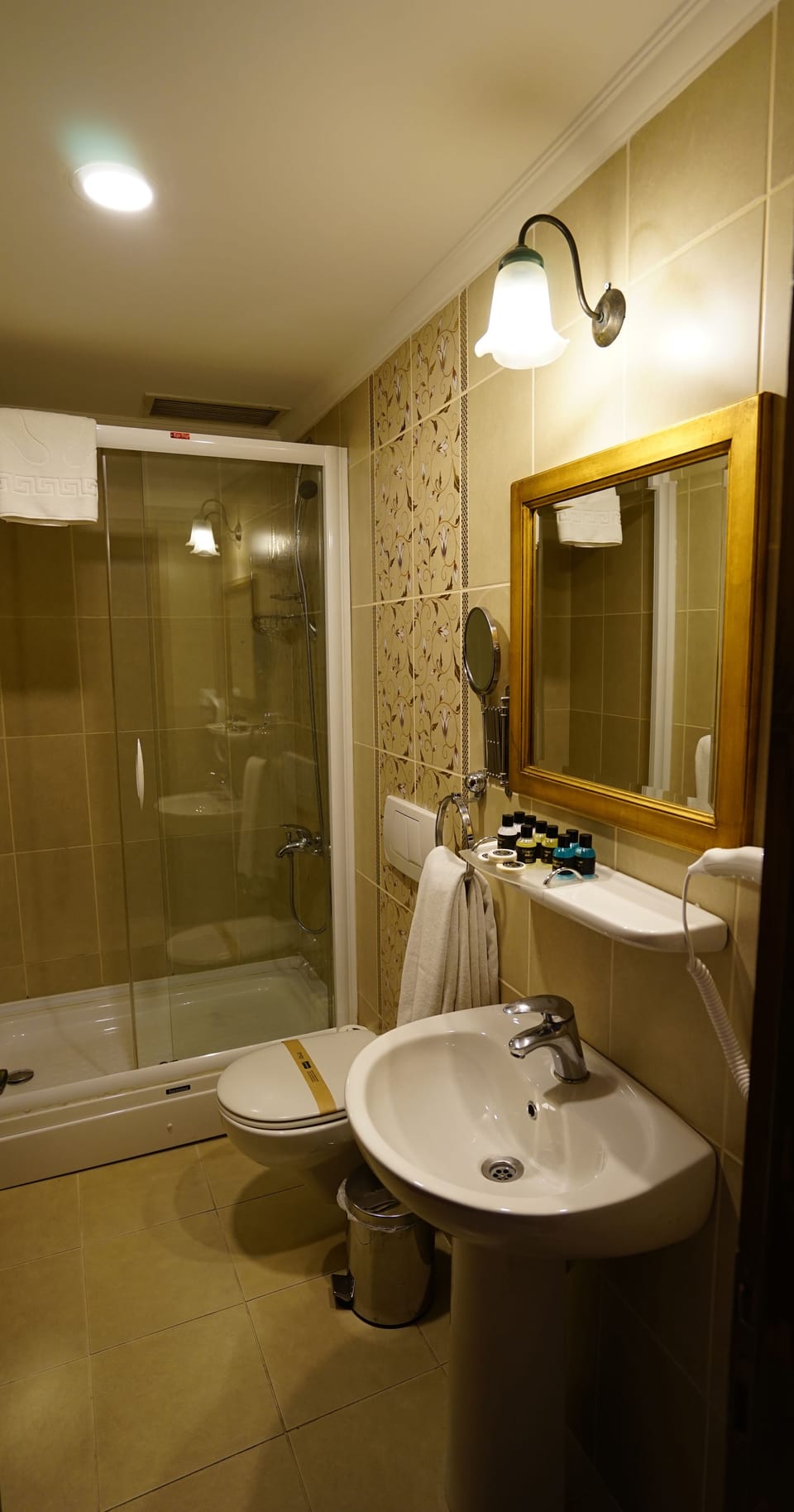 Standard Double or Twin Room | Minibar, in-room safe, desk, blackout drapes