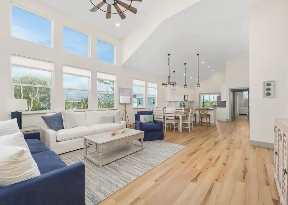 Open and inviting living space filled with natural light.