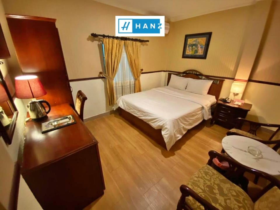 Standard Double Room, 1 Double Bed, Non Smoking | Egyptian cotton sheets, premium bedding, memory foam beds, minibar