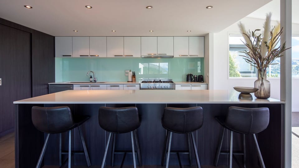 Full kitchen