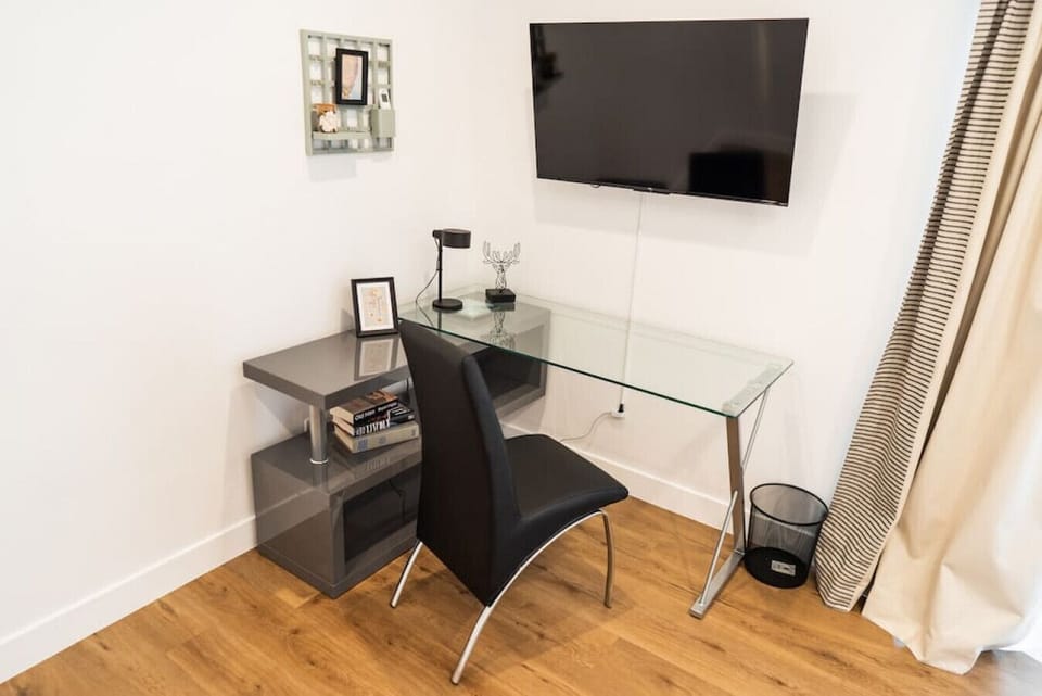 BEDROOM -- View 3D Virtual Tour of the Property Here: https://tinyurl.com/yuue4ajv