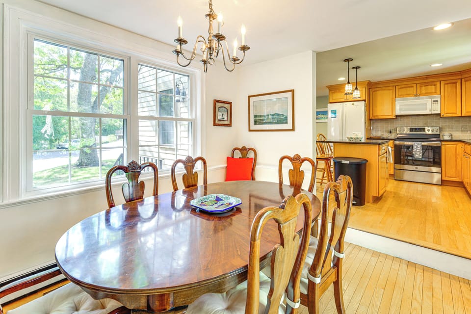 Dining Area | 1st Floor | Dishes & Flatware Provided | Free WiFi