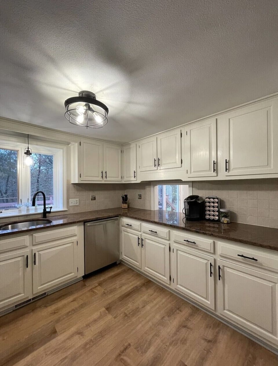Kitchen - Gas Stove, Microwave, Keurig included