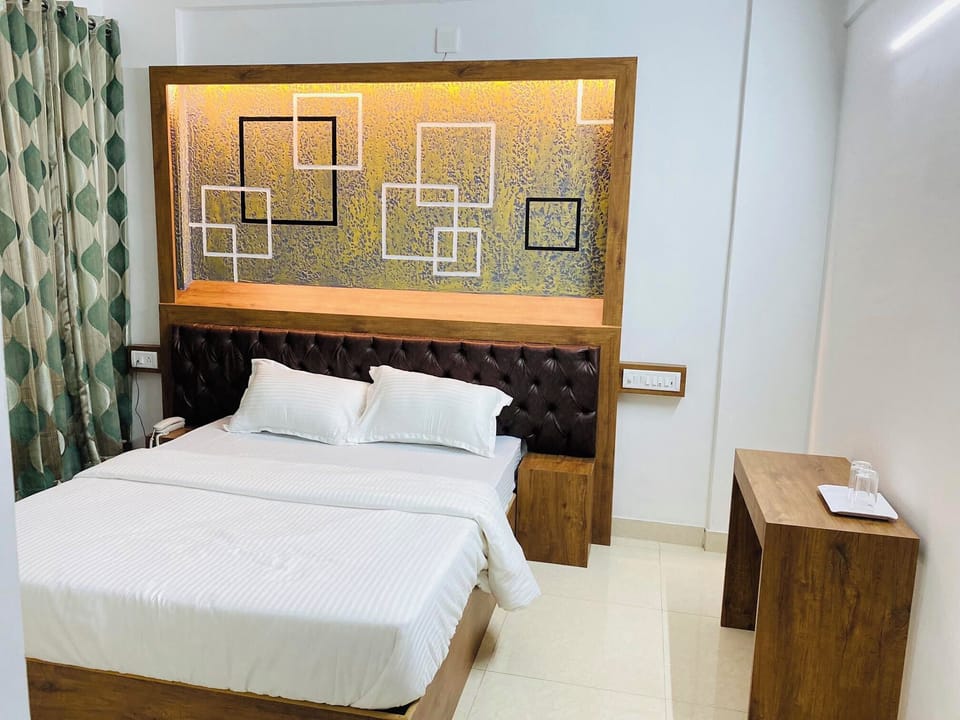 Deluxe Double Room | Soundproofing, bed sheets