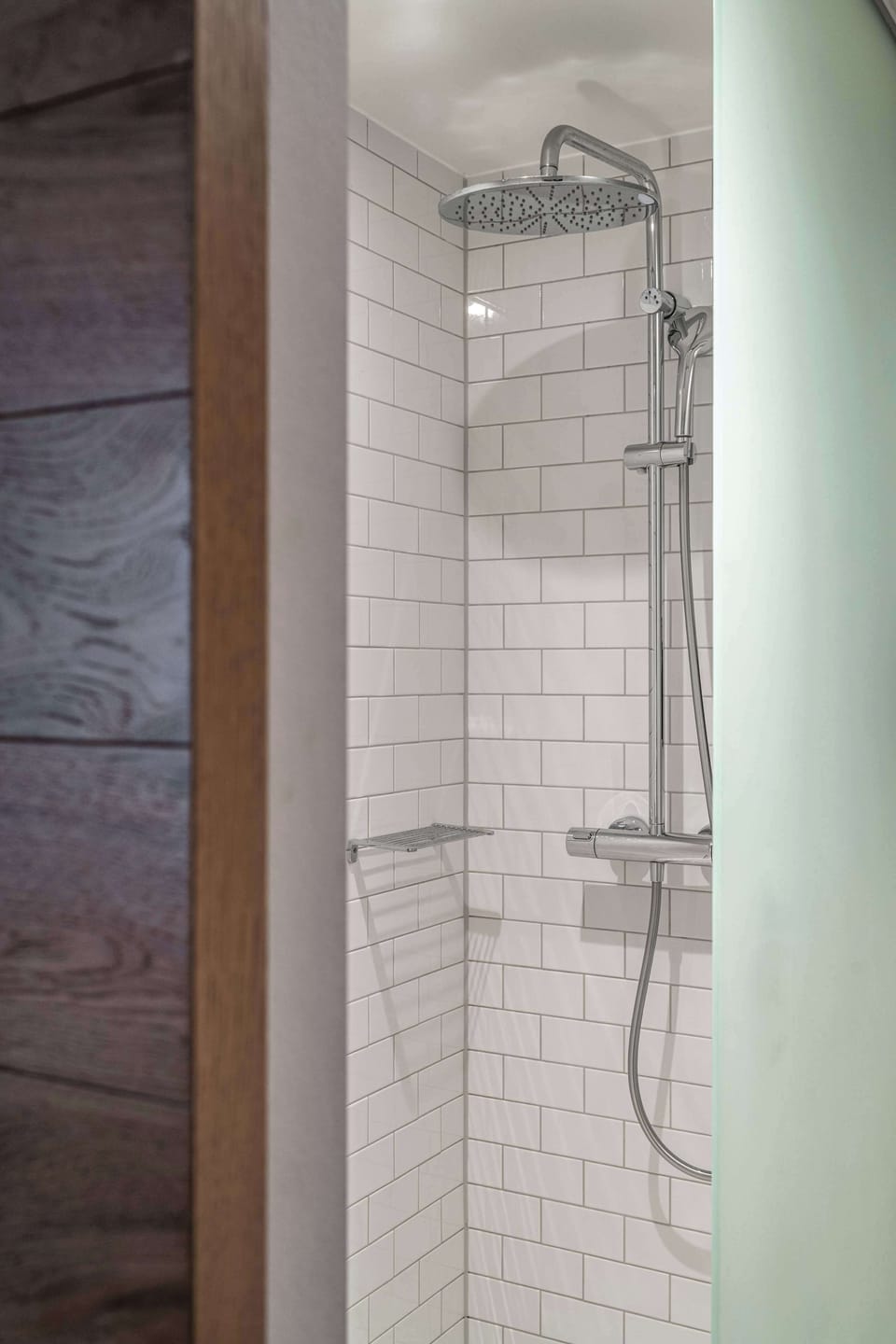 Rainfall showerhead, eco-friendly toiletries, hair dryer, towels