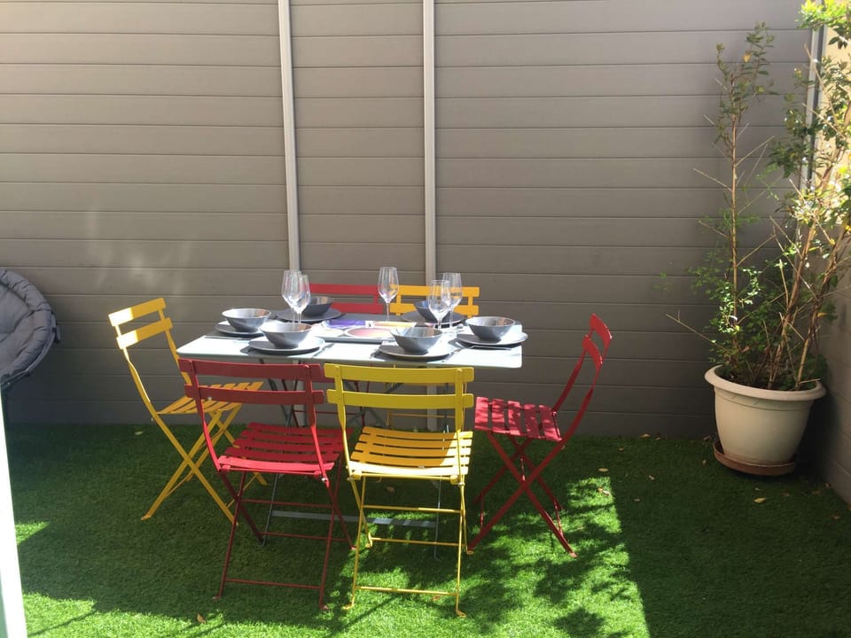 Al fresco dining on the private terrace