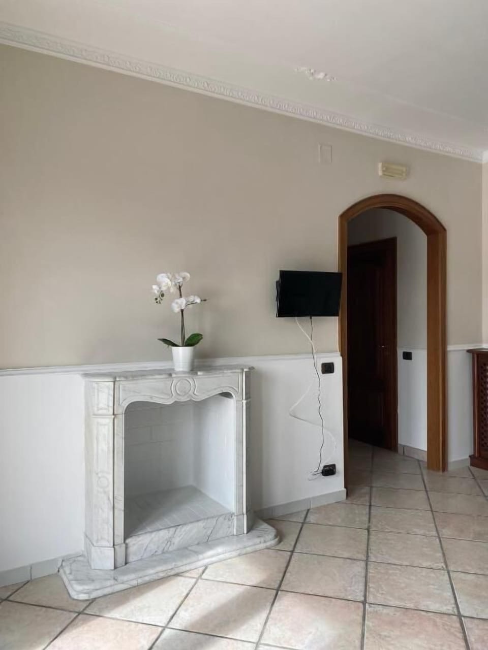 Family Room | Premium bedding, down comforters, individually furnished, desk