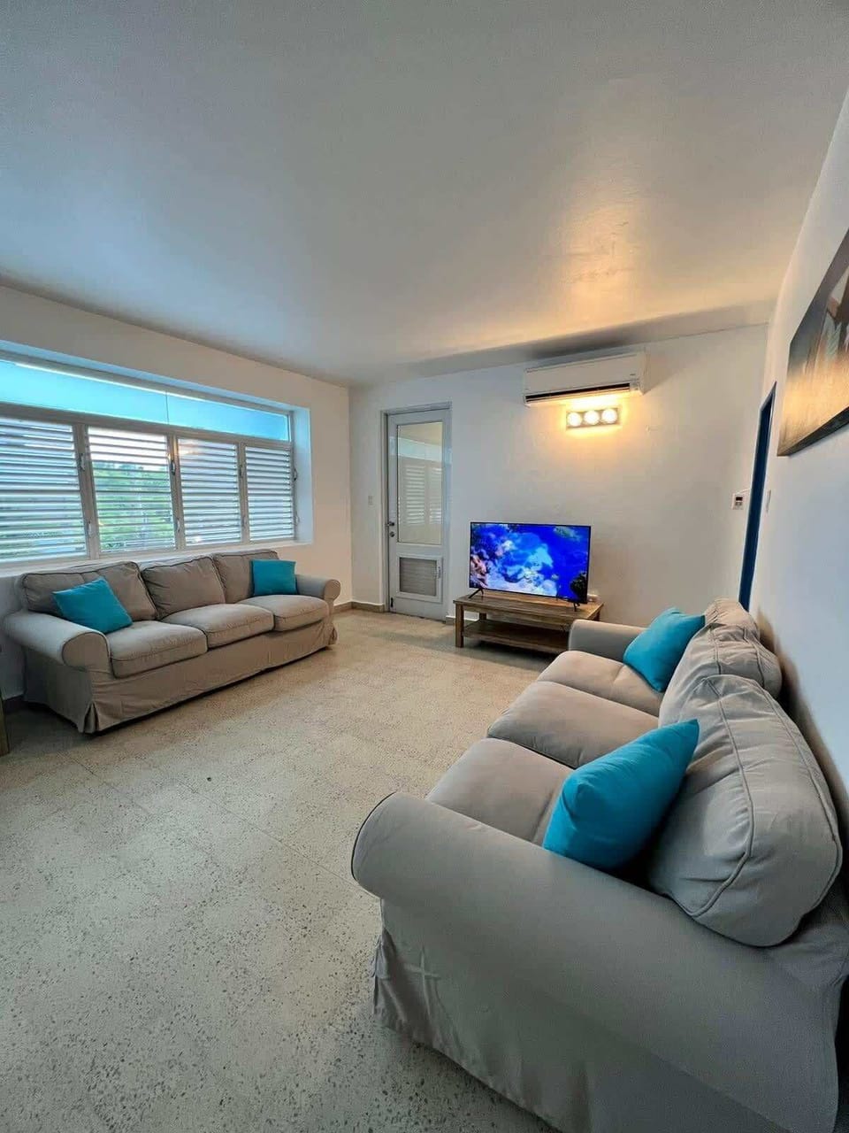 Living room | Dining area | Common space