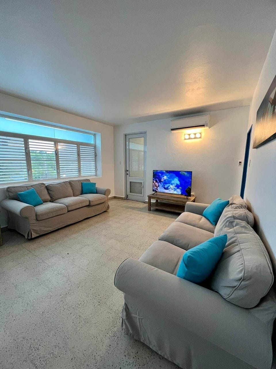 Living room | Dining area | Common space