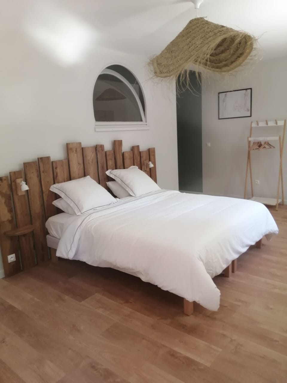 Deluxe Double Room | Free WiFi, bed sheets