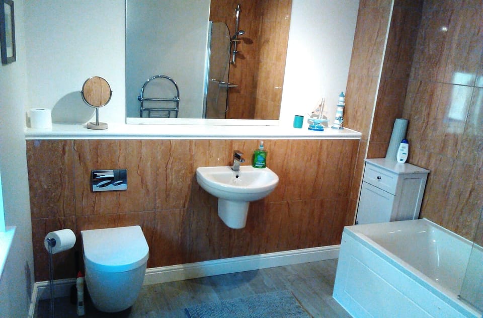 En-suite bathroom