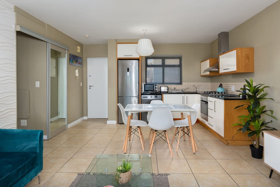 Classic Apartment | Living area | 56-inch flat-screen TV with cable channels, TV