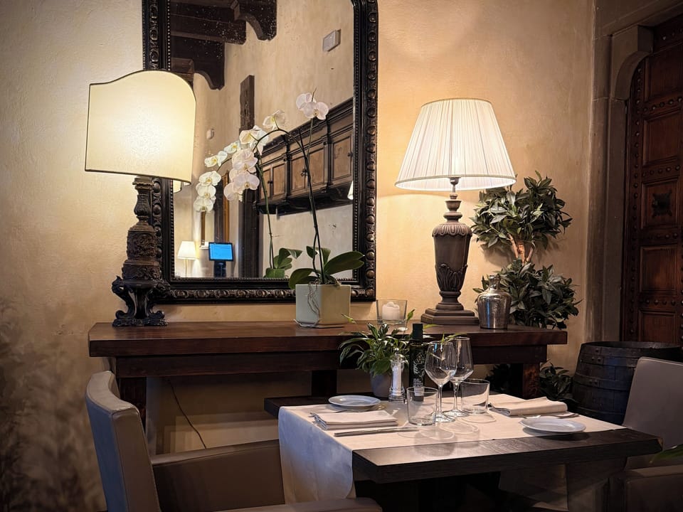 2 restaurants; breakfast, lunch, and dinner served