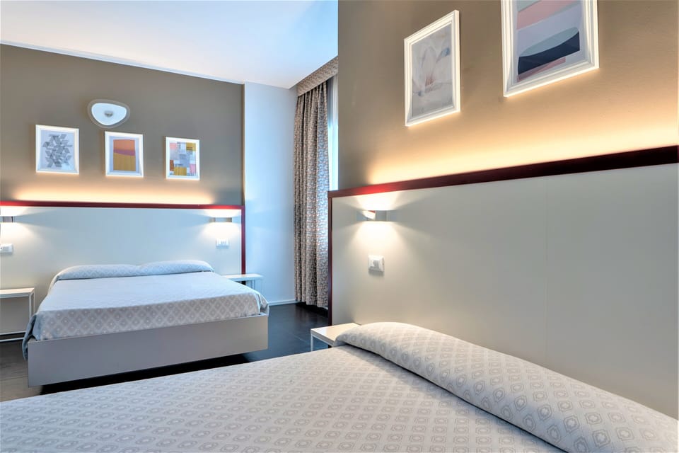 Family Room, 1 Bedroom, Ensuite | In-room safe, desk, blackout drapes, free WiFi