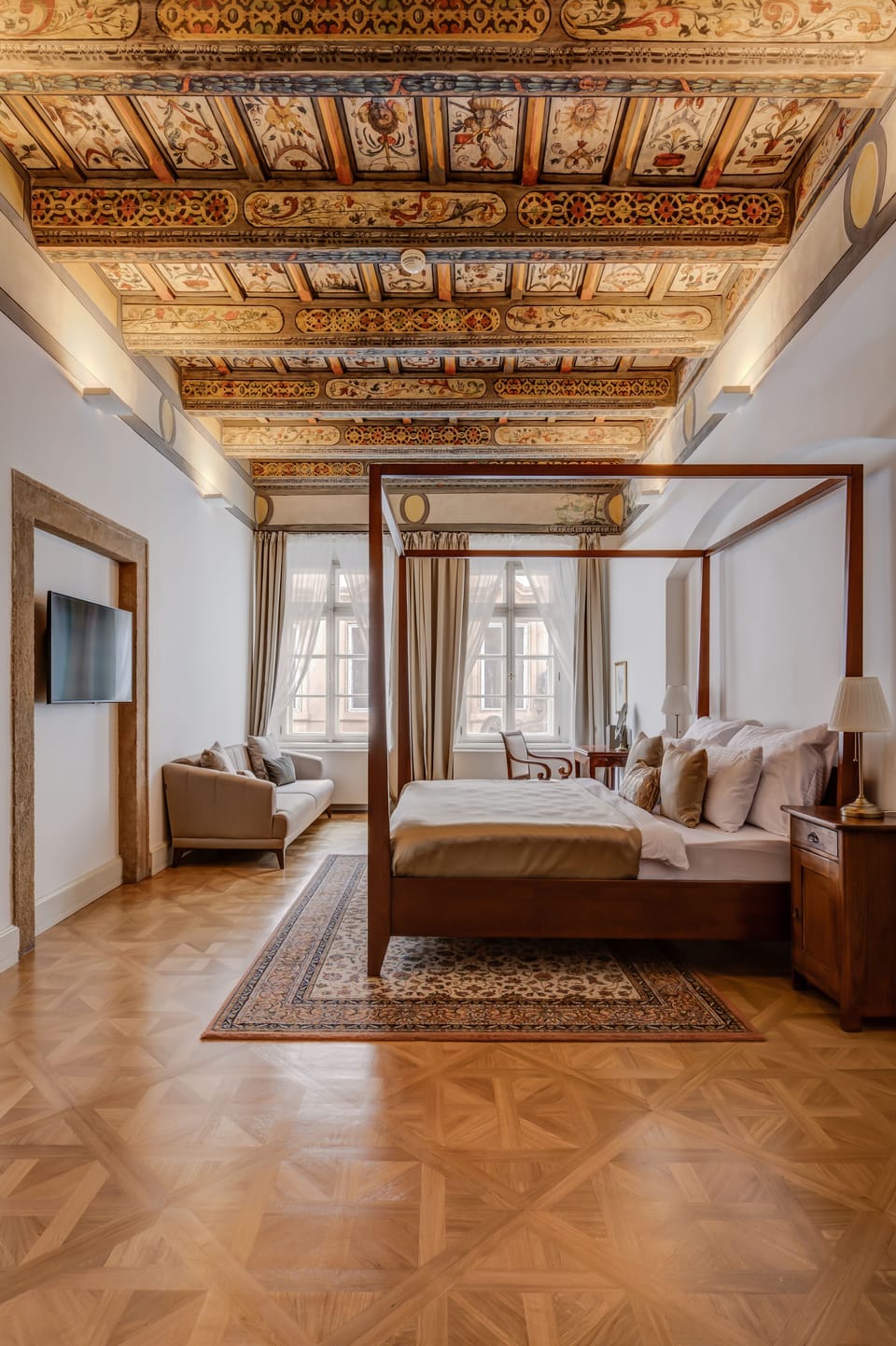 Deluxe Suite | Premium bedding, Select Comfort beds, desk, blackout drapes