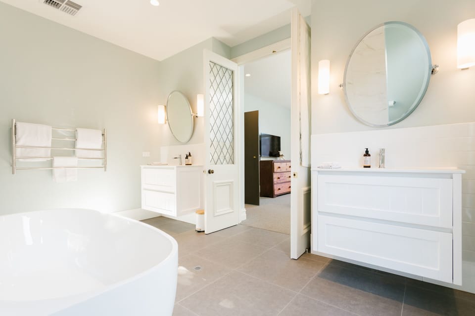 Coachman's Cottage | Bathroom | Designer toiletries, hair dryer, bathrobes, towels