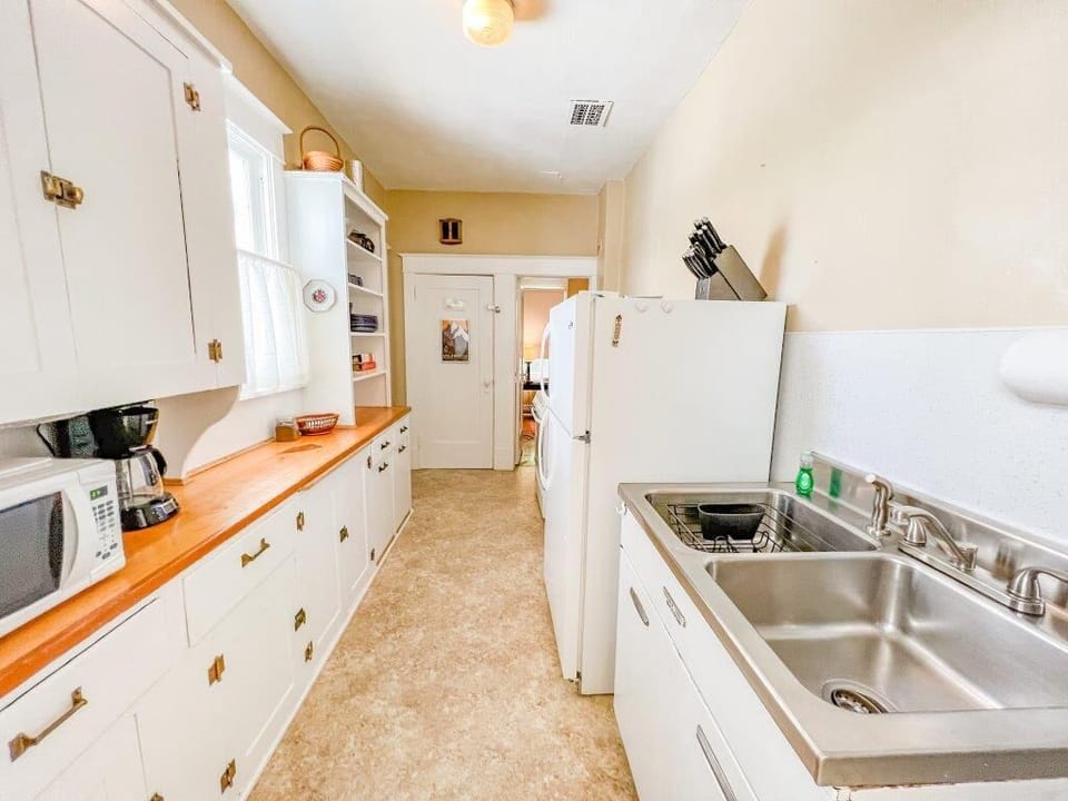 Bright and inviting small kitchen