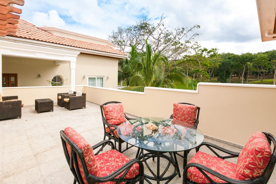 Enjoy the private balcony when you stay at Yellowfish 210