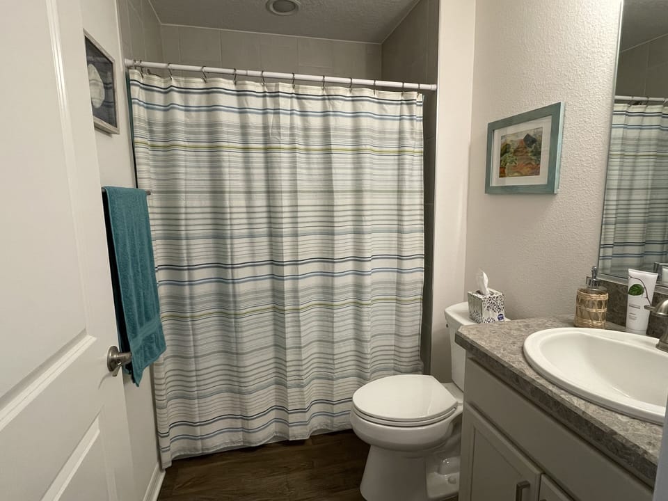 Shared Guest Bath