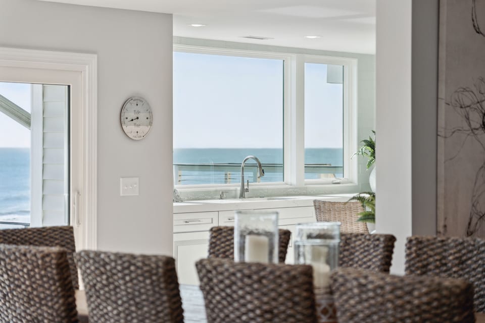 You even get an ocean view from the dining room table!