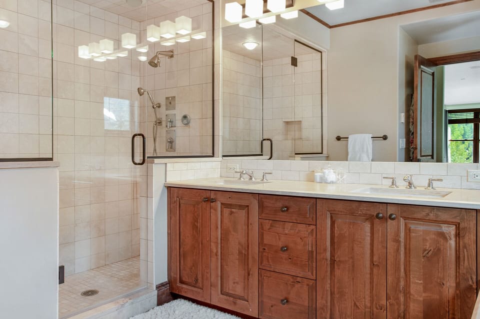 Bathroom 1 - Steam Shower