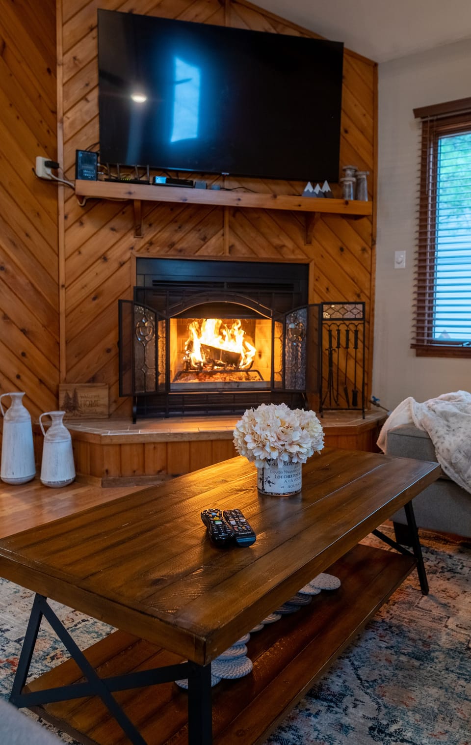 Wood burning fireplace/wood provided
