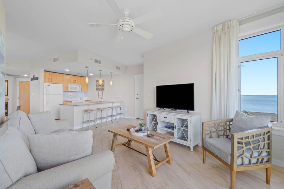 Living area with sleeper sofa (sleeps 2)