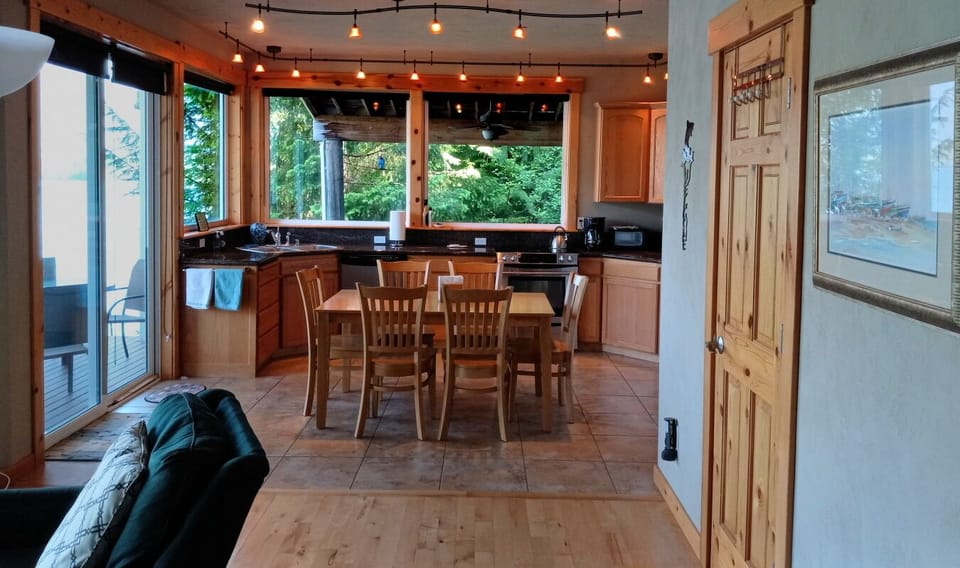 Seating For Six when you arrive