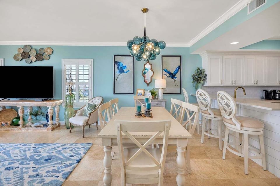 Saint Simons Grand #326 Dining Space with Large 6 Chair Table and Chandelier
