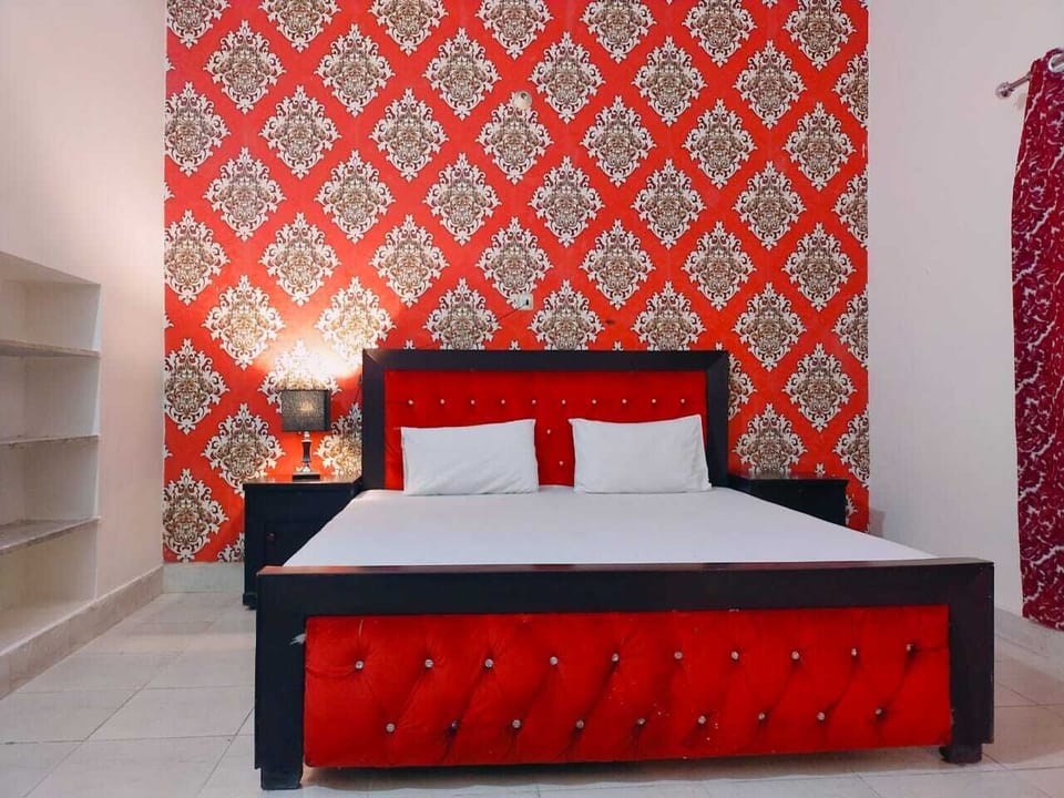 Deluxe Double Room | Iron/ironing board