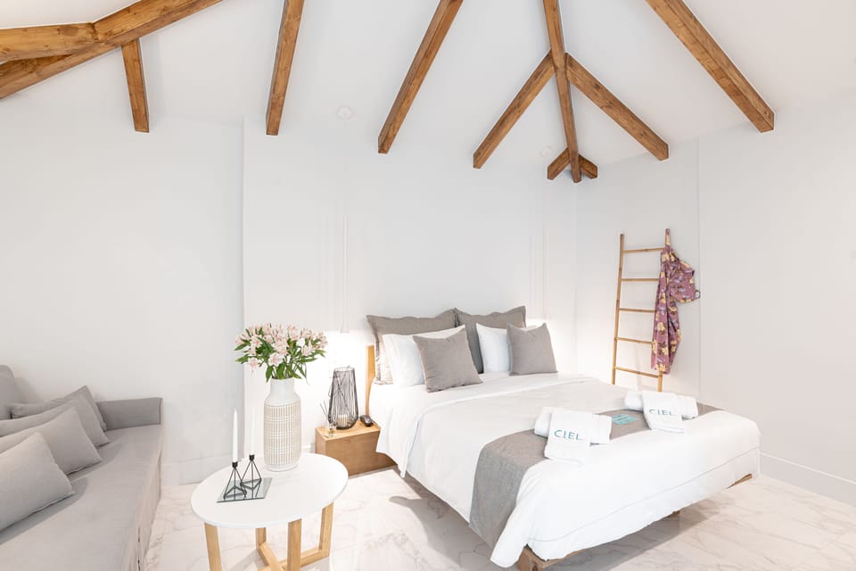 Executive Studio Suite, Terrace | Egyptian cotton sheets, premium bedding, memory foam beds, in-room safe
