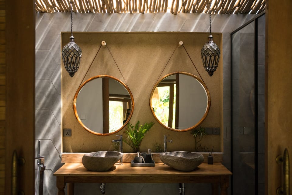 Superior Room | Bathroom | Hair dryer, towels, soap, shampoo