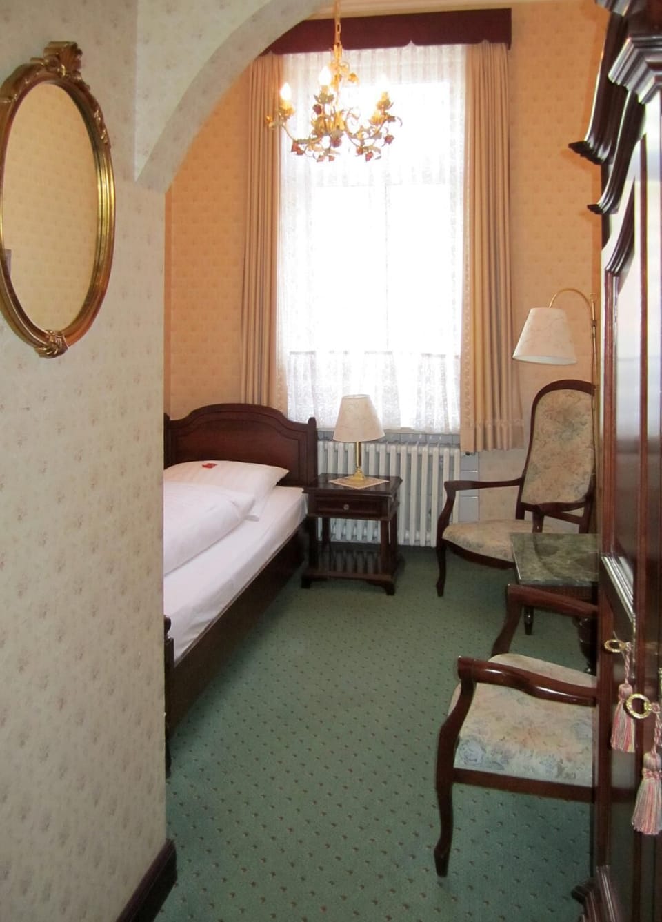 Select Comfort beds, in-room safe, iron/ironing board, free WiFi