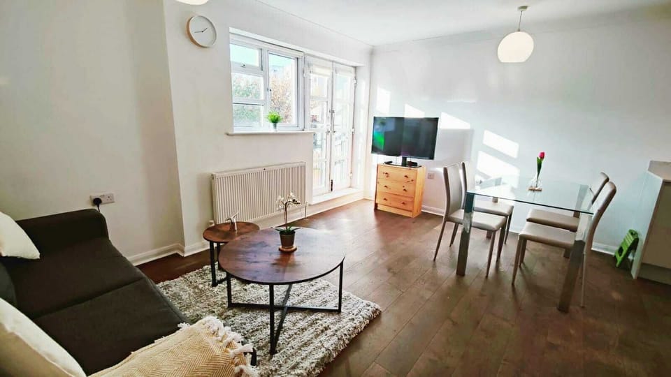 City Apartment | 2 bedrooms, iron/ironing board, free WiFi, bed sheets