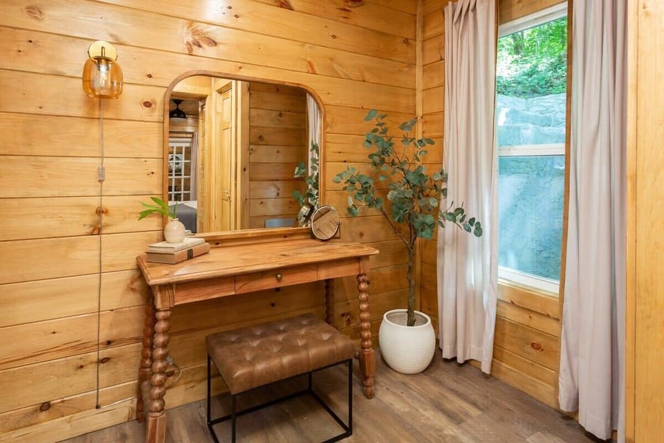 Bonus Room Off Bedroom!