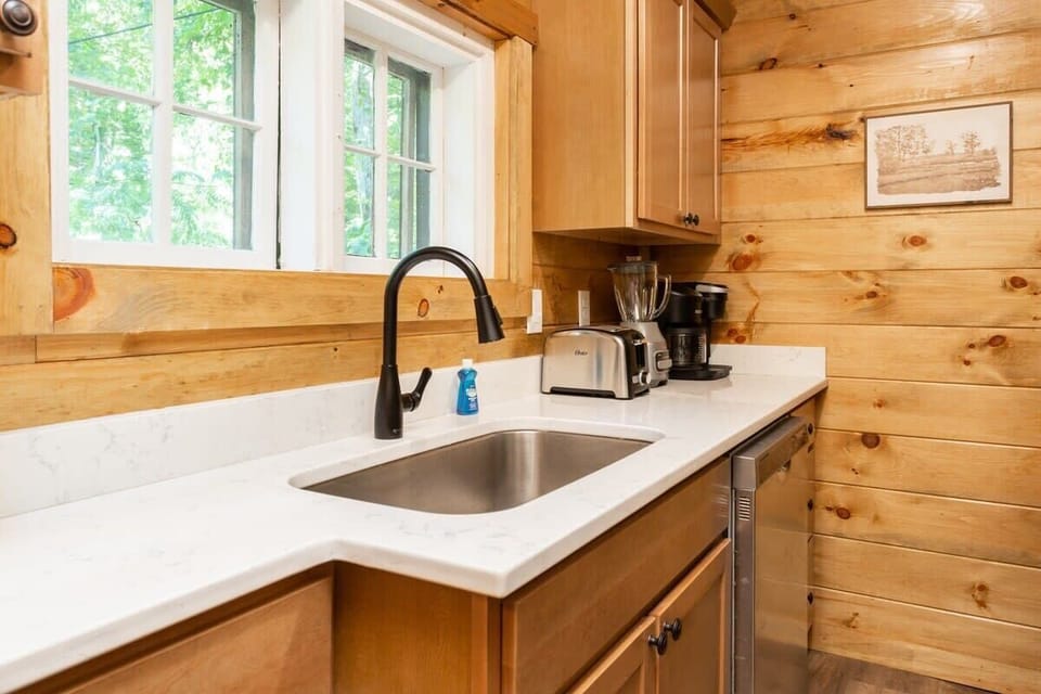 Amenities! Keurig And Regular Coffee Maker! (bring coffee)